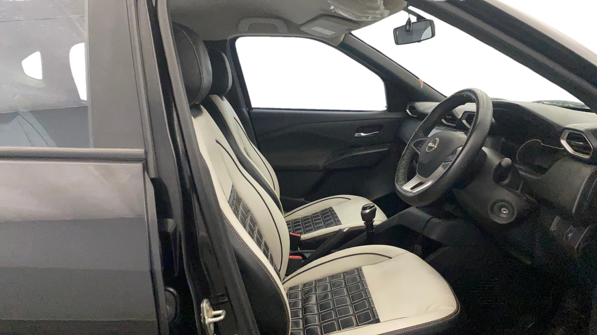 Used 2025 Nissan Magnite Used 2025 Nissan Magnite