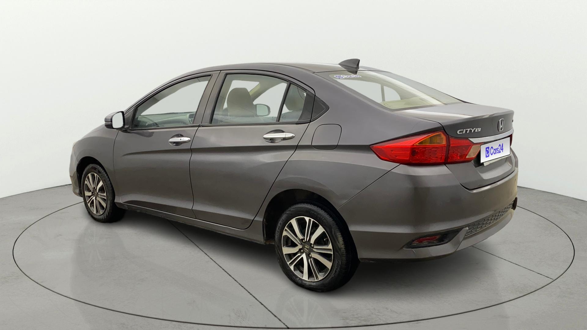 View 2019 Honda City ZX MT Diesel Anniversary Edition Image 2 Used 2019 Honda City ZX MT Diesel Anniversary Edition Image 2