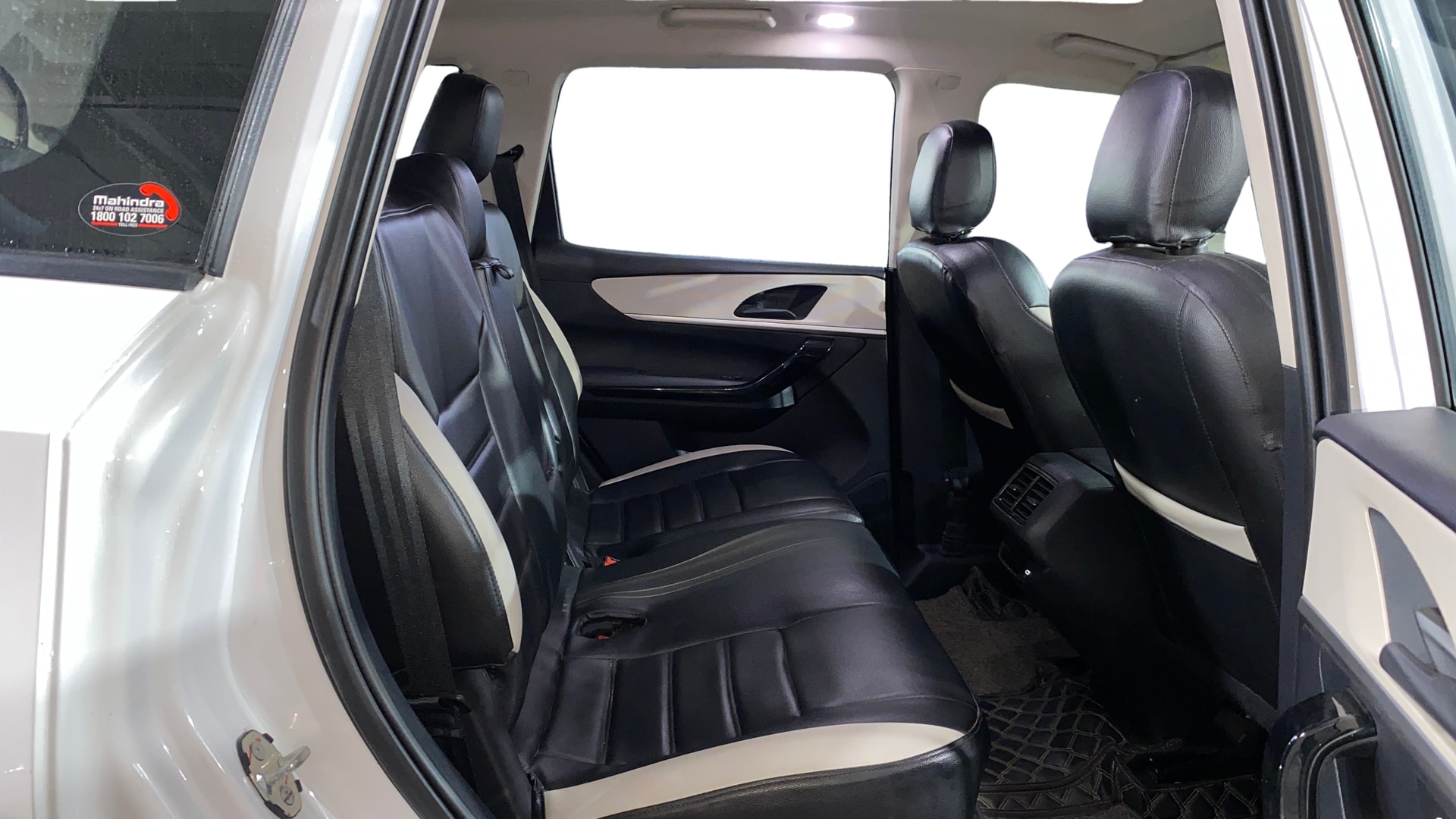 Used 2022 Mahindra XUV700 Used 2022 Mahindra XUV700
