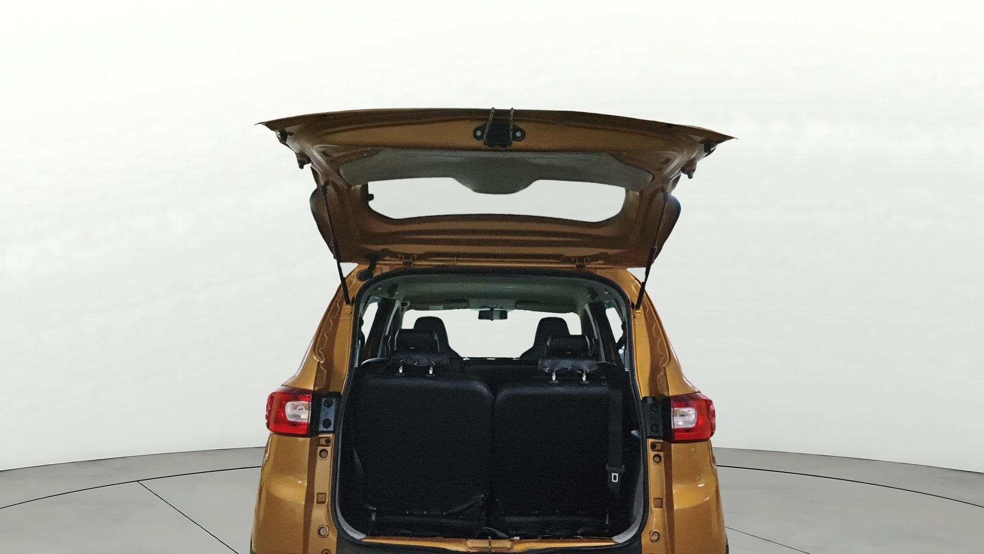 View 2020 Renault Triber RXZ Image 17 Used 2020 Renault Triber RXZ Image 17