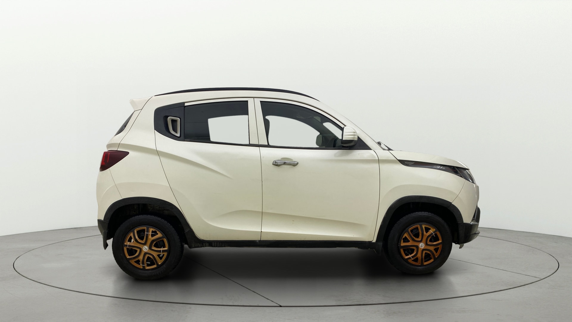 Used 2016 Mahindra KUV100 Used 2016 Mahindra KUV100