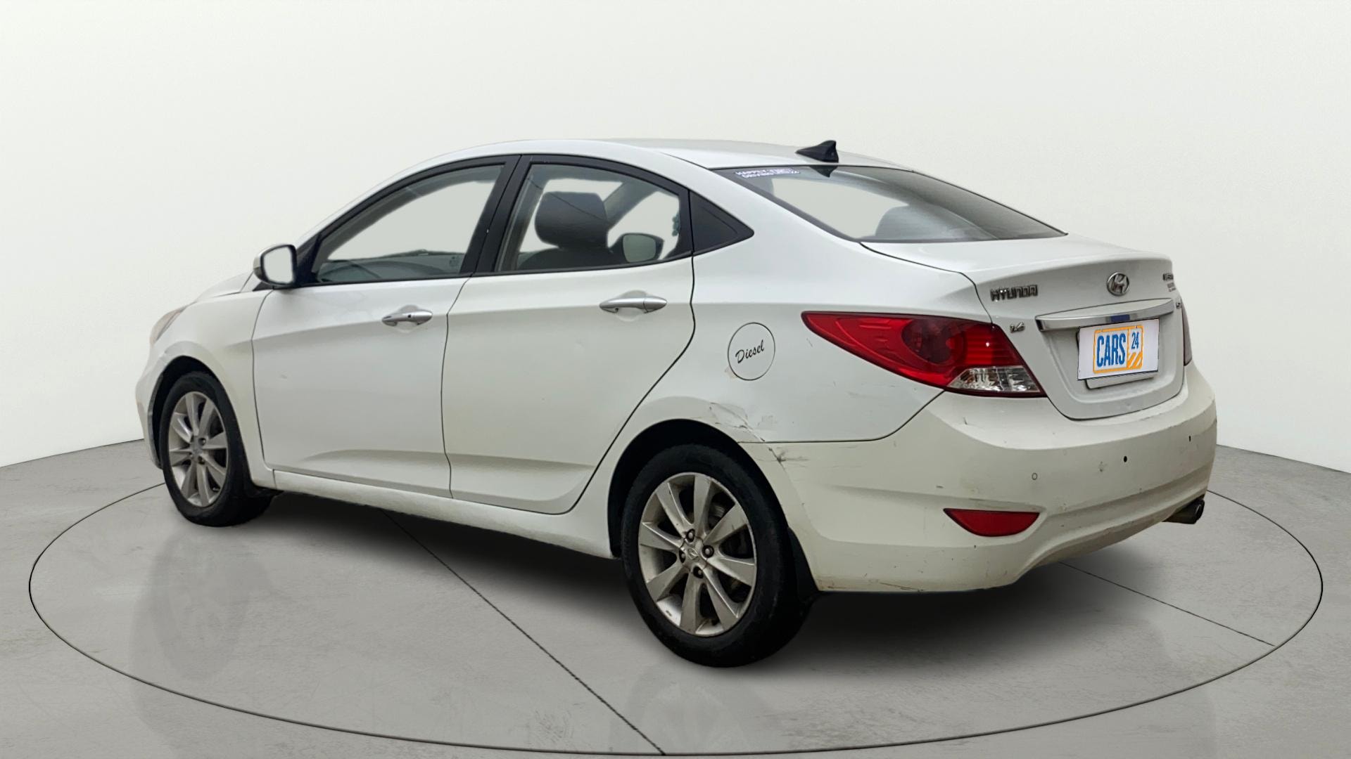 View 2012 Hyundai Fluidic Verna 1.6 CRDI SX Image 2 Used 2012 Hyundai Fluidic Verna 1.6 CRDI SX Image 2