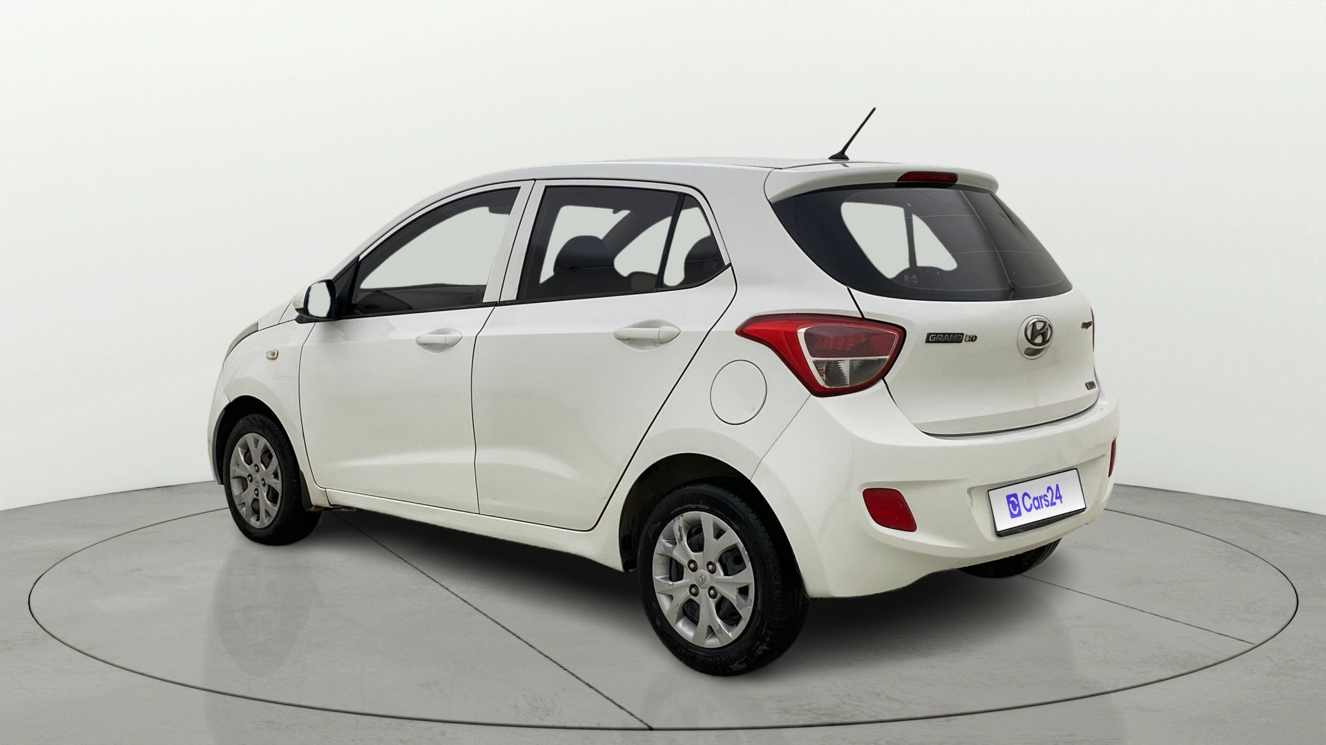 View 2016 Hyundai Grand i10 1.1 Magna Diesel Image 2 Used 2016 Hyundai Grand i10 1.1 Magna Diesel Image 2