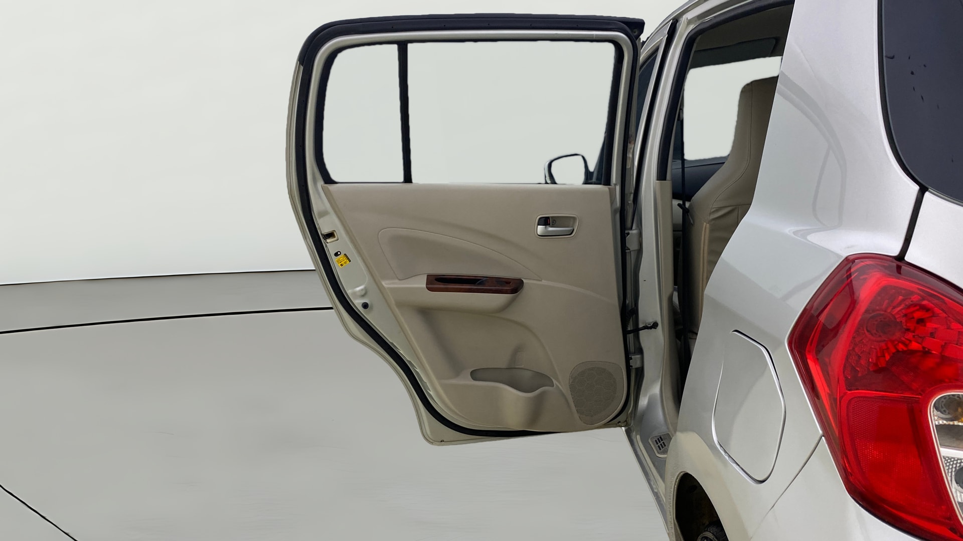 View 2018 Maruti Suzuki 1000 Base Variant Image 22 Used 2018 Maruti Suzuki 1000 Base Variant Image 22