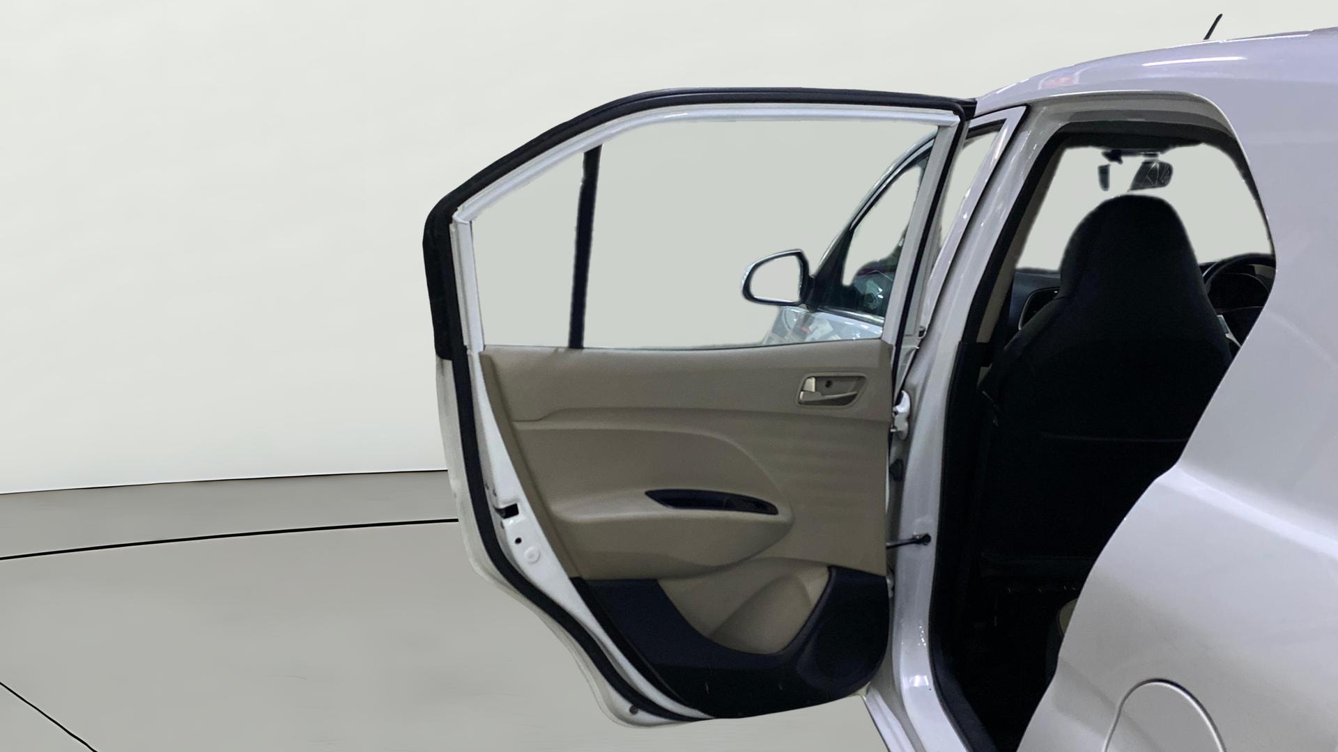 View 2019 Hyundai New Santro D-Lite Petrol Image 22 Used 2019 Hyundai New Santro D-Lite Petrol Image 22