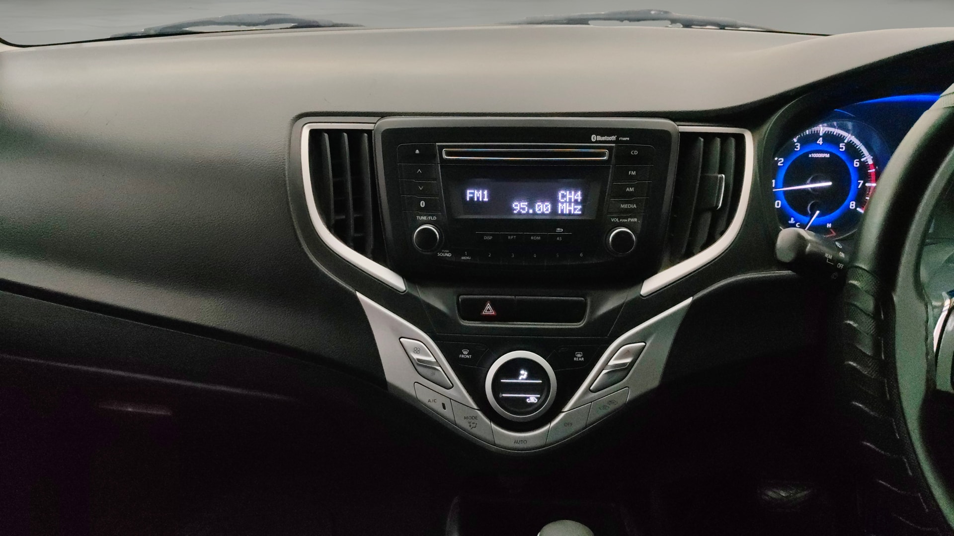 View 2016 Maruti Suzuki 1000 Base Variant Image 17 Used 2016 Maruti Suzuki 1000 Base Variant Image 17