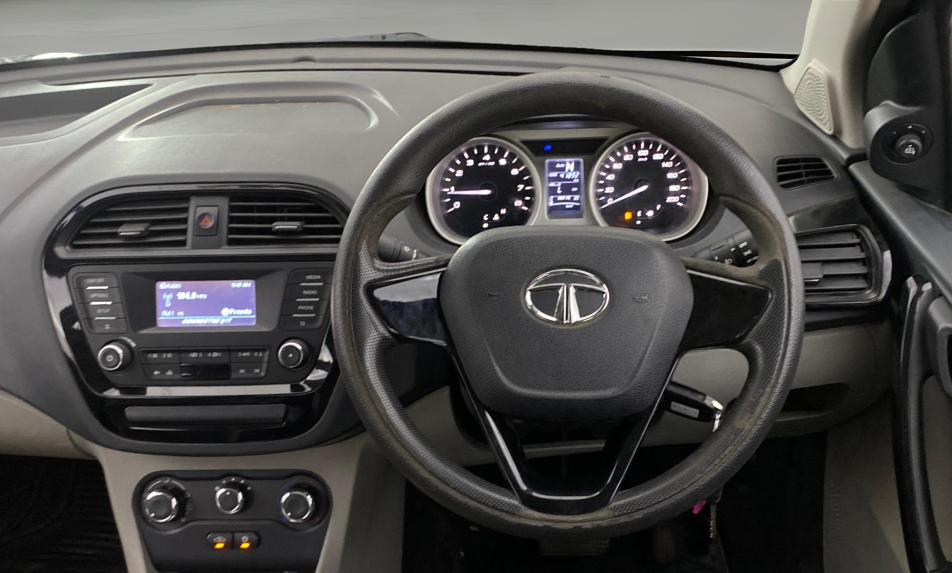 View 2018 Tata Tiago Revotorq XB Image 20 Used 2018 Tata Tiago Revotorq XB Image 20