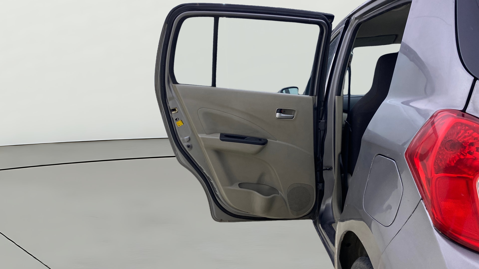 View 2016 Maruti Suzuki 1000 Base Variant Image 14 Used 2016 Maruti Suzuki 1000 Base Variant Image 14