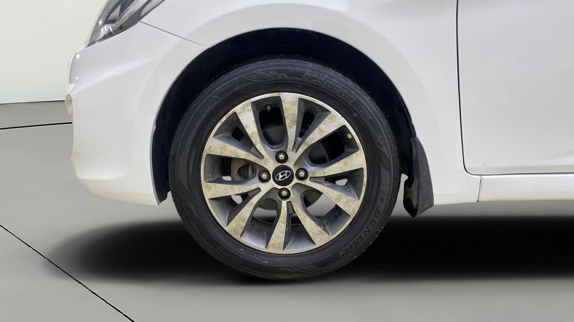 View 2014 Hyundai Fluidic Verna 1.6 VTVT SX Image 28 Used 2014 Hyundai Fluidic Verna 1.6 VTVT SX Image 28