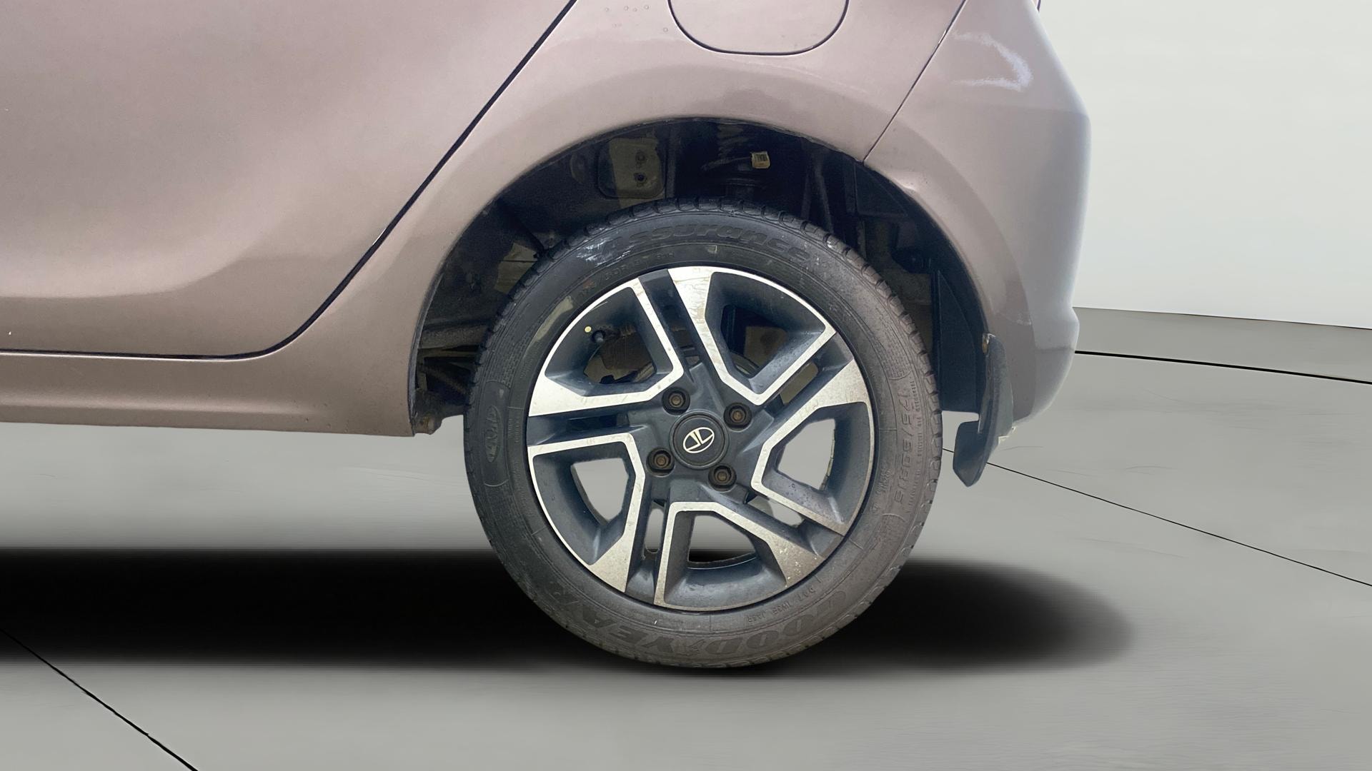 View 2020 Tata Tiago Revotorq XB Image 11 Used 2020 Tata Tiago Revotorq XB Image 11