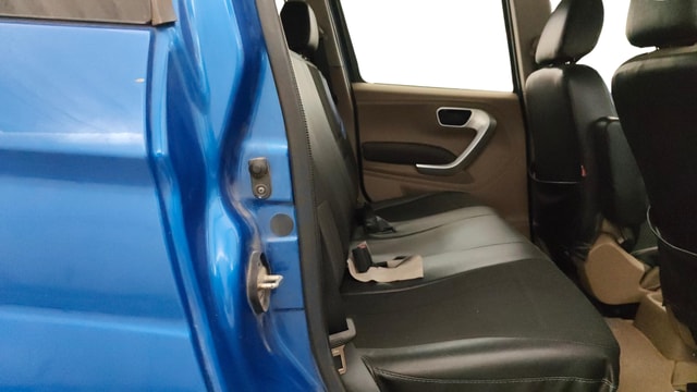 View Mahindra TUV300 Image 29 Used Mahindra TUV300 Image 29