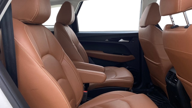 View MG Hector Plus Image 38 Used MG Hector Plus Image 38