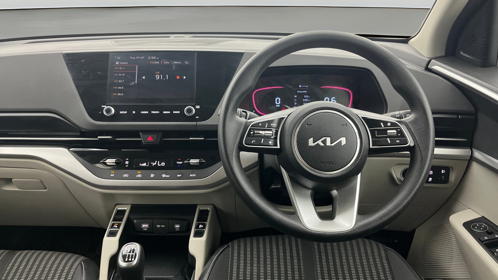 Used 2024 Kia Carens Used 2024 Kia Carens