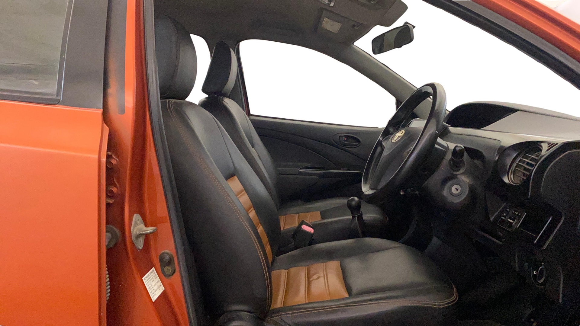 View 2017 Toyota Etios Cross 1.2 G Image 17 Used 2017 Toyota Etios Cross 1.2 G Image 17