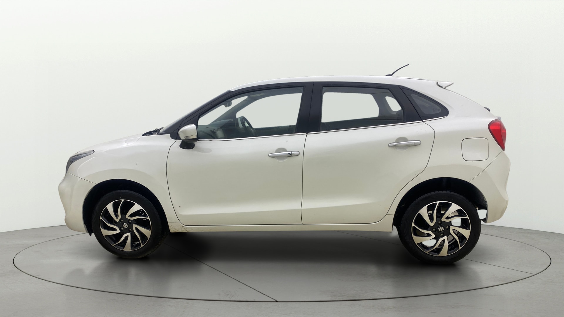 View 2022 Maruti Suzuki 1000 Base Variant Image 5 Used 2022 Maruti Suzuki 1000 Base Variant Image 5