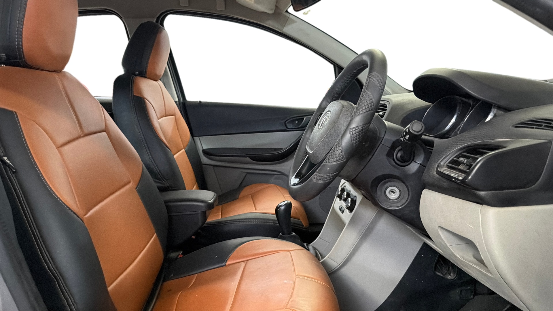 View 2019 Tata Tiago Revotorq XB Image 25 Used 2019 Tata Tiago Revotorq XB Image 25