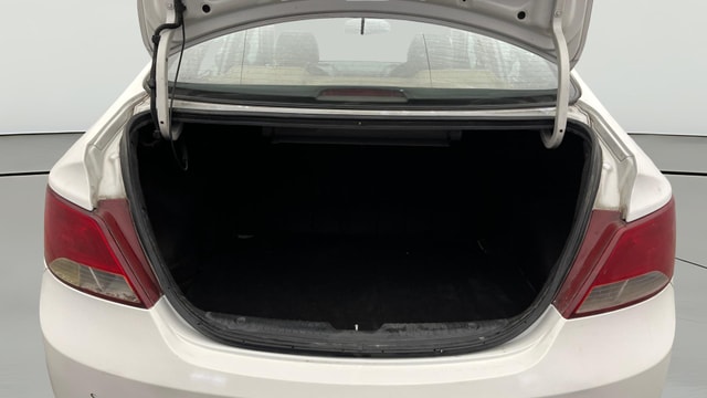 View Hyundai Fluidic Verna Image 38 Used Hyundai Fluidic Verna Image 38