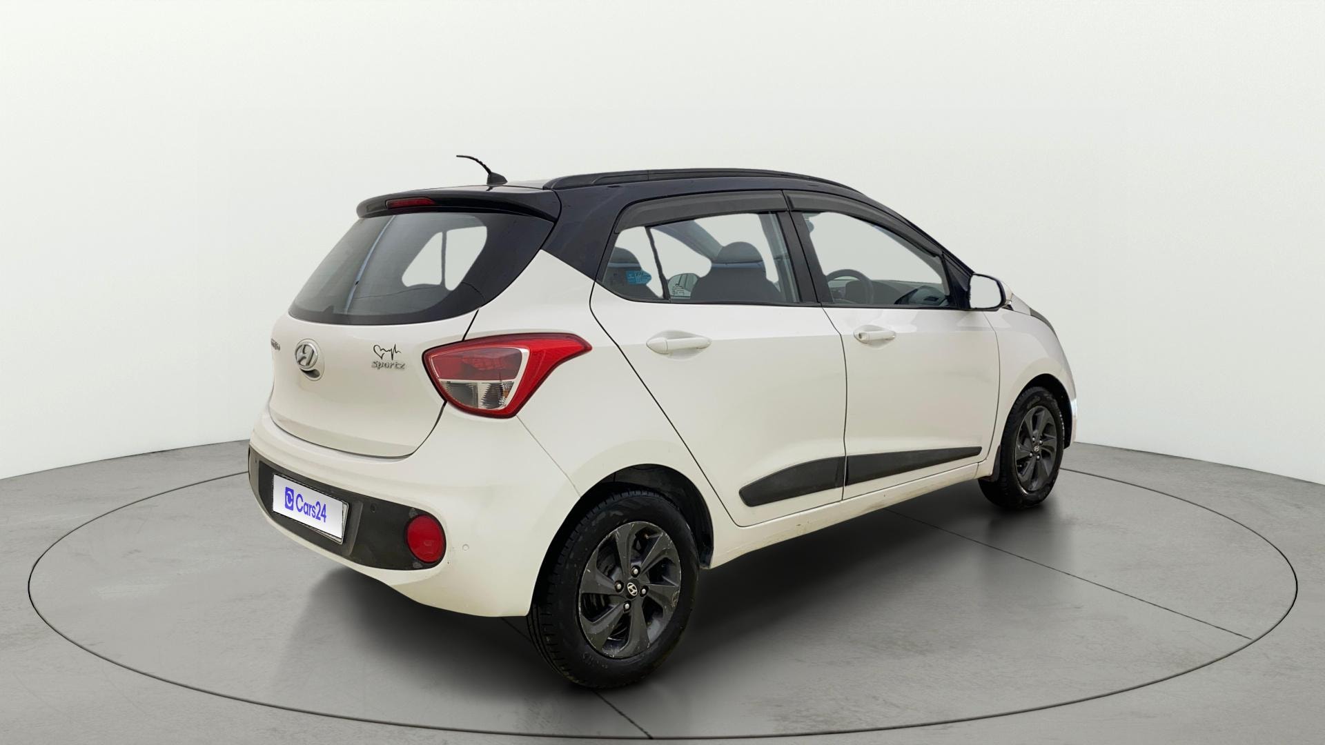 View 2018 Hyundai Grand i10 Sportz 1.2 Kappa VTVT Dual Tone Image 43 Used 2018 Hyundai Grand i10 Sportz 1.2 Kappa VTVT Dual Tone Image 43