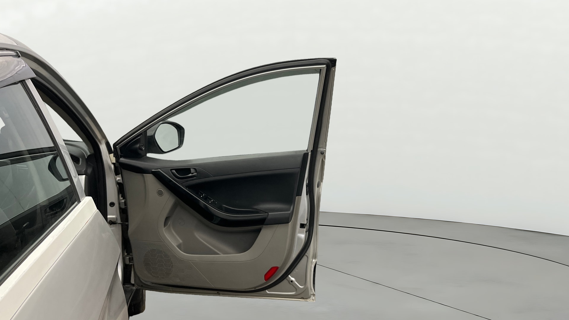 View 2017 Tata Nexon Revotron XM Image 43 Used 2017 Tata Nexon Revotron XM Image 43