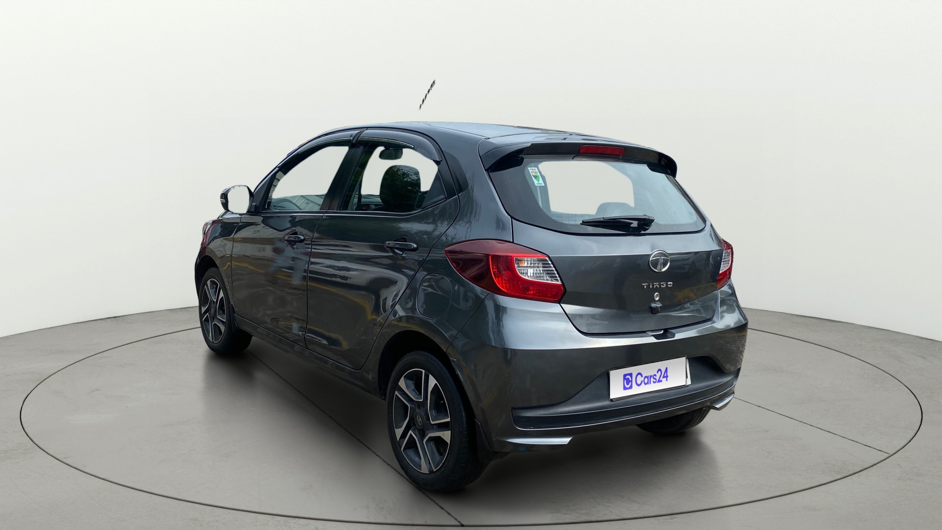 View 2021 Tata Tiago Revotorq XB Image 2 Used 2021 Tata Tiago Revotorq XB Image 2