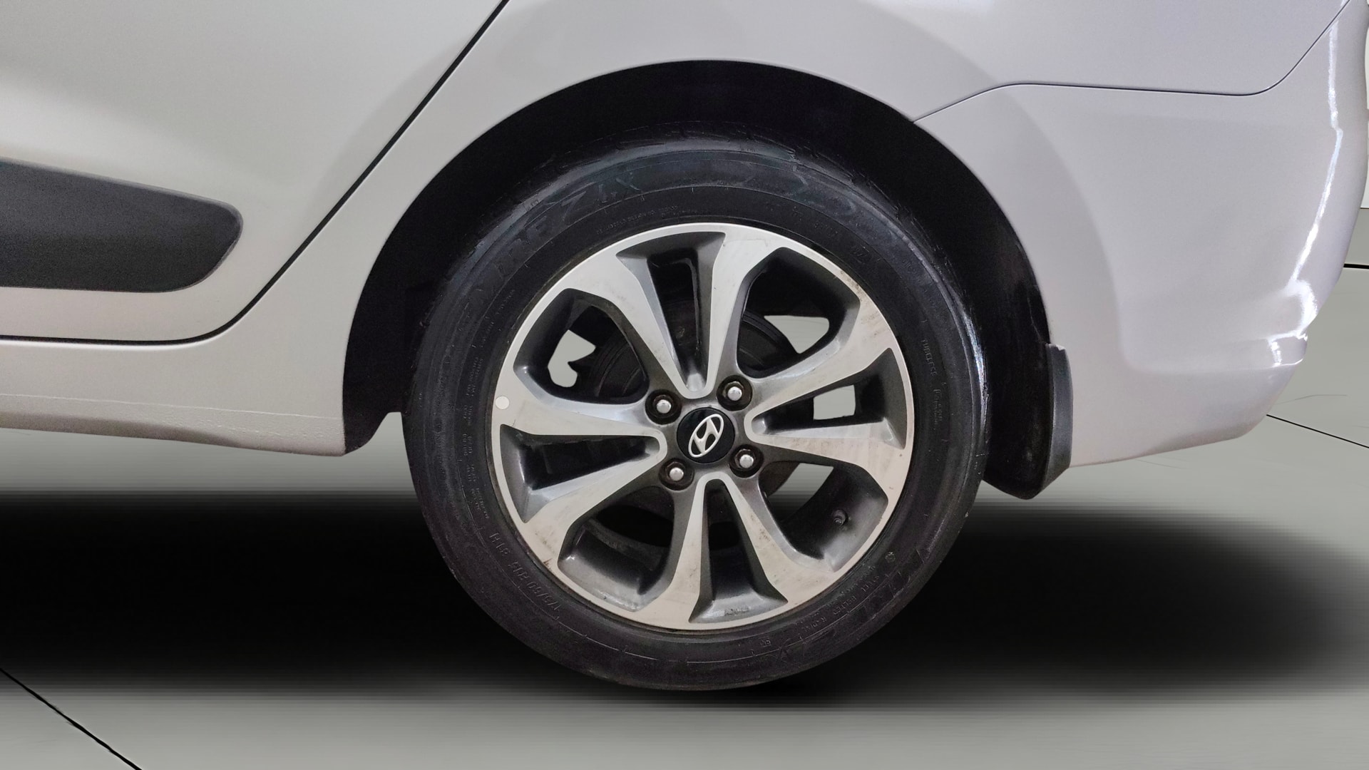 View 2014 Hyundai Xcent SX Petrol (O) Image 11 Used 2014 Hyundai Xcent SX Petrol (O) Image 11
