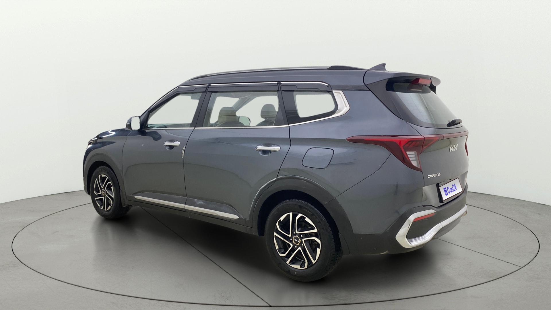 View 2022 Kia Carens Luxury Plus 1.5 Diesel 6 STR Image 2 Used 2022 Kia Carens Luxury Plus 1.5 Diesel 6 STR Image 2