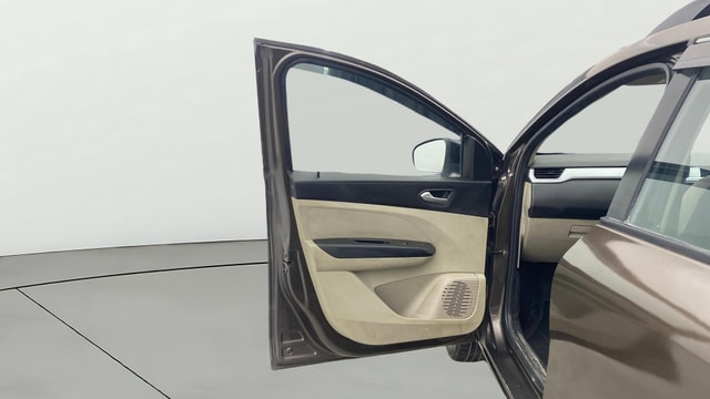 View Renault Triber Image 32 Used Renault Triber Image 32