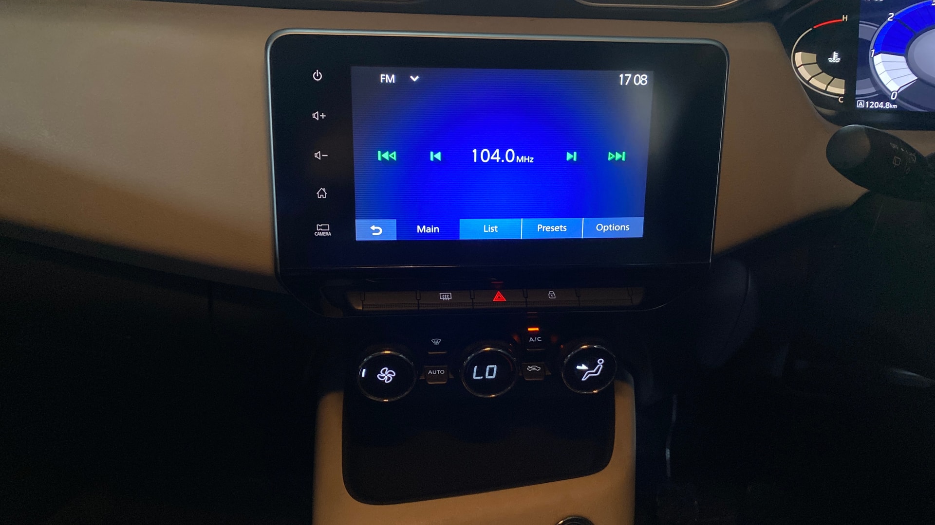Used 2022 Nissan Magnite Used 2022 Nissan Magnite