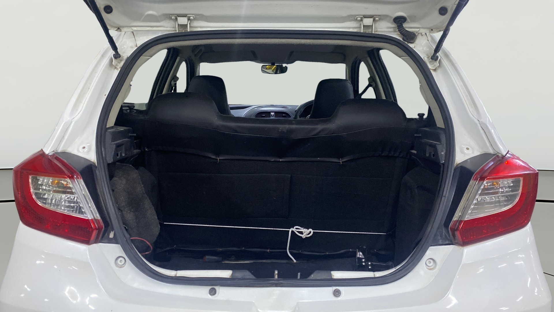 View 2018 Tata Tiago Revotorq XB Image 29 Used 2018 Tata Tiago Revotorq XB Image 29