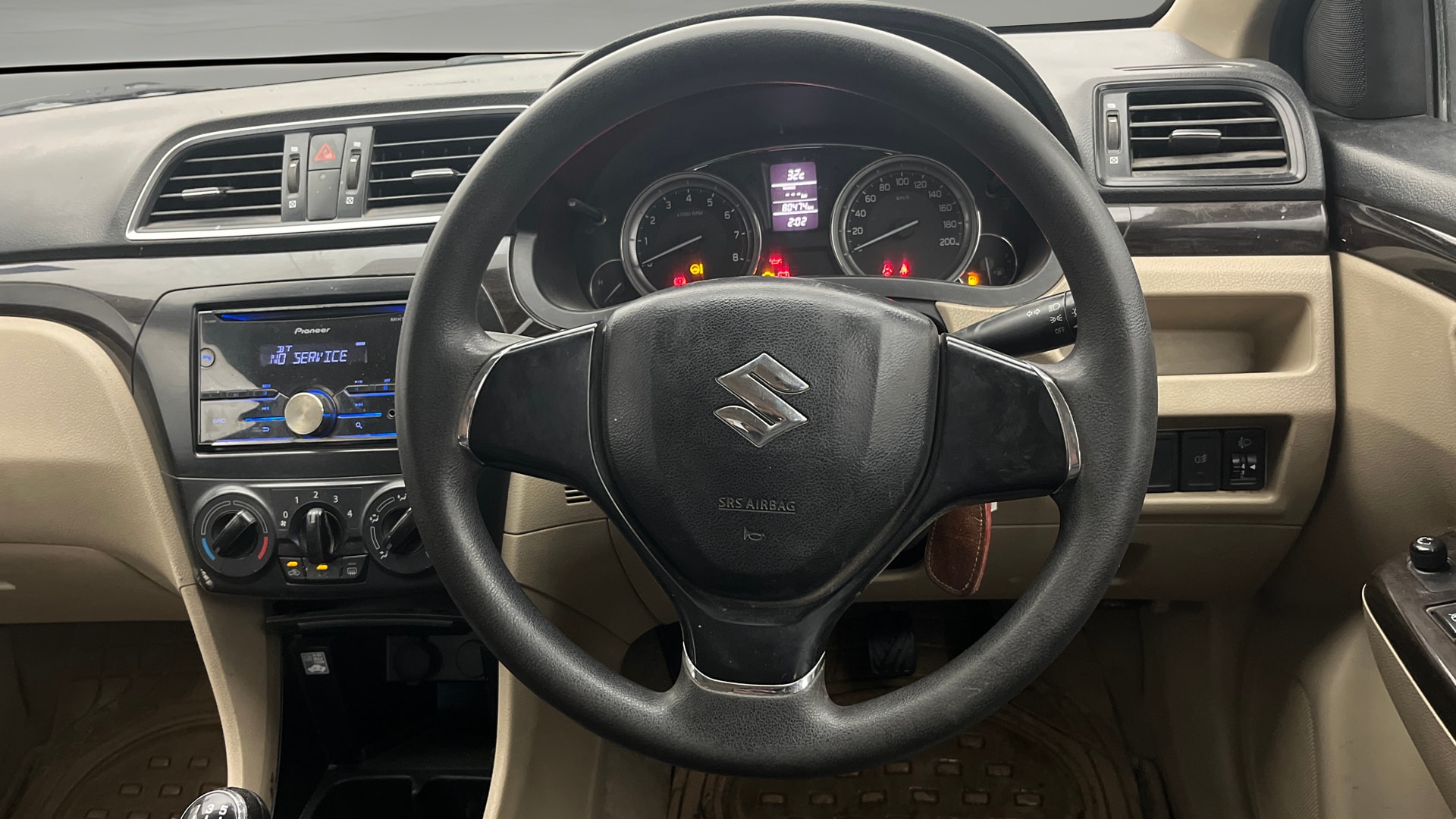 View 2018 Maruti Suzuki 1000 Base Variant Image 12 Used 2018 Maruti Suzuki 1000 Base Variant Image 12