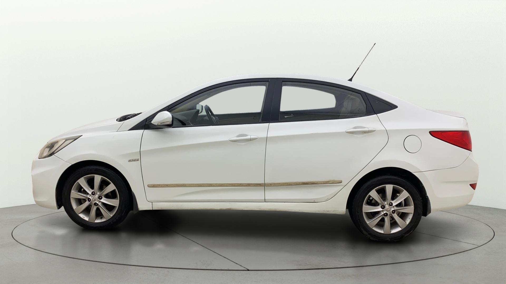 View 2013 Hyundai Fluidic Verna 1.6 CRDI SX Image 5 Used 2013 Hyundai Fluidic Verna 1.6 CRDI SX Image 5