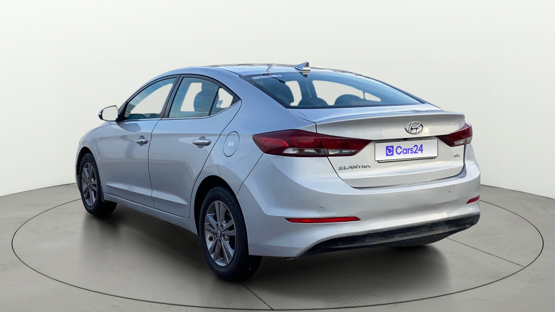 View 2018 Hyundai Elantra 1.6 CRDi S Image 2 Used 2018 Hyundai Elantra 1.6 CRDi S Image 2