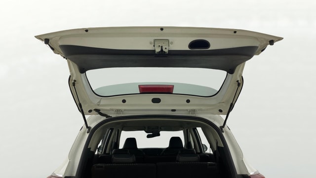 View Kia Carens Image 17 Used Kia Carens Image 17
