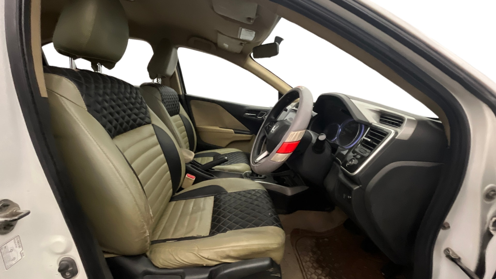 View 2017 Honda City ZX MT Diesel Anniversary Edition Image 18 Used 2017 Honda City ZX MT Diesel Anniversary Edition Image 18