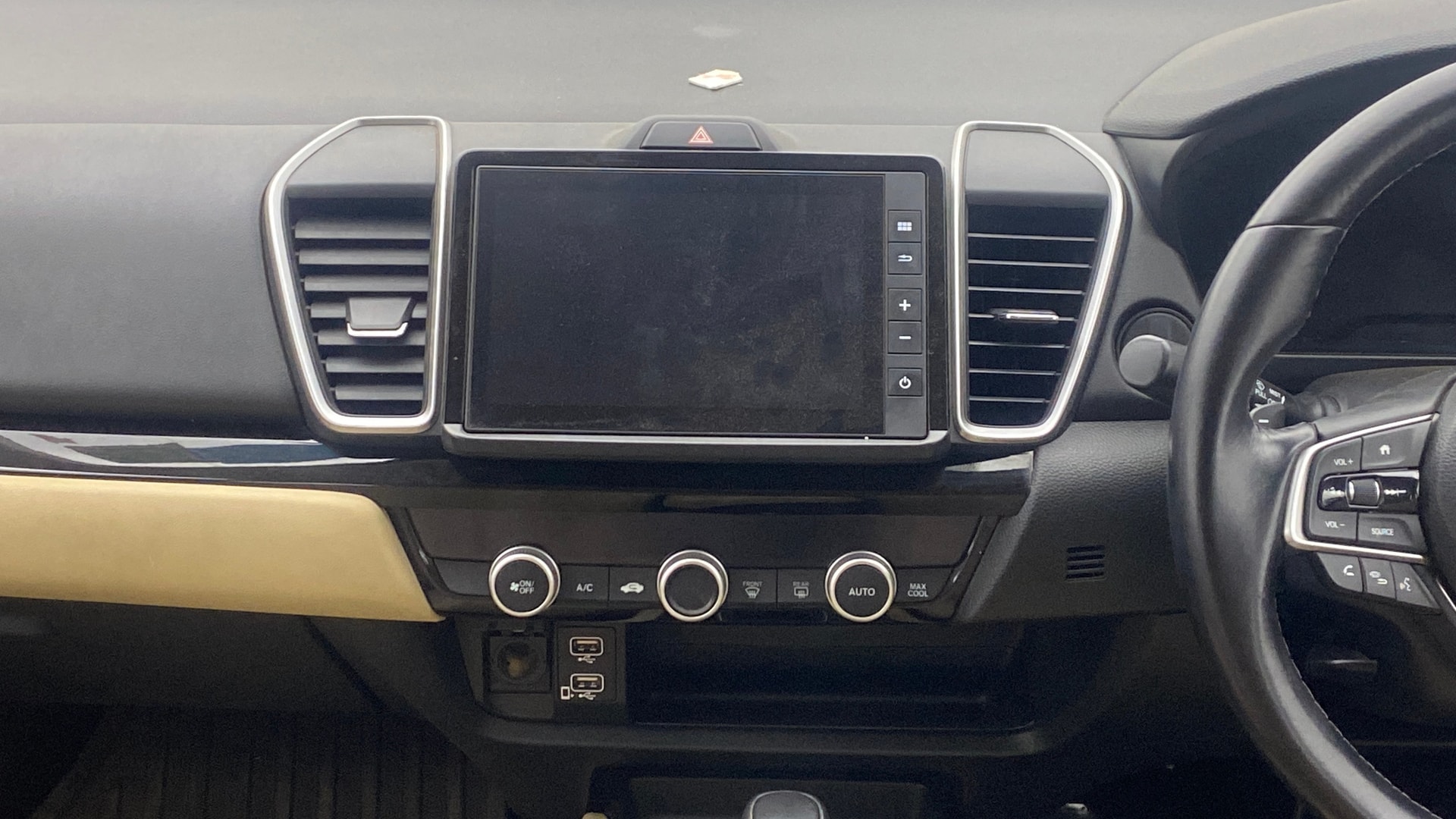 View 2021 Honda City ZX MT Diesel Anniversary Edition Image 18 Used 2021 Honda City ZX MT Diesel Anniversary Edition Image 18