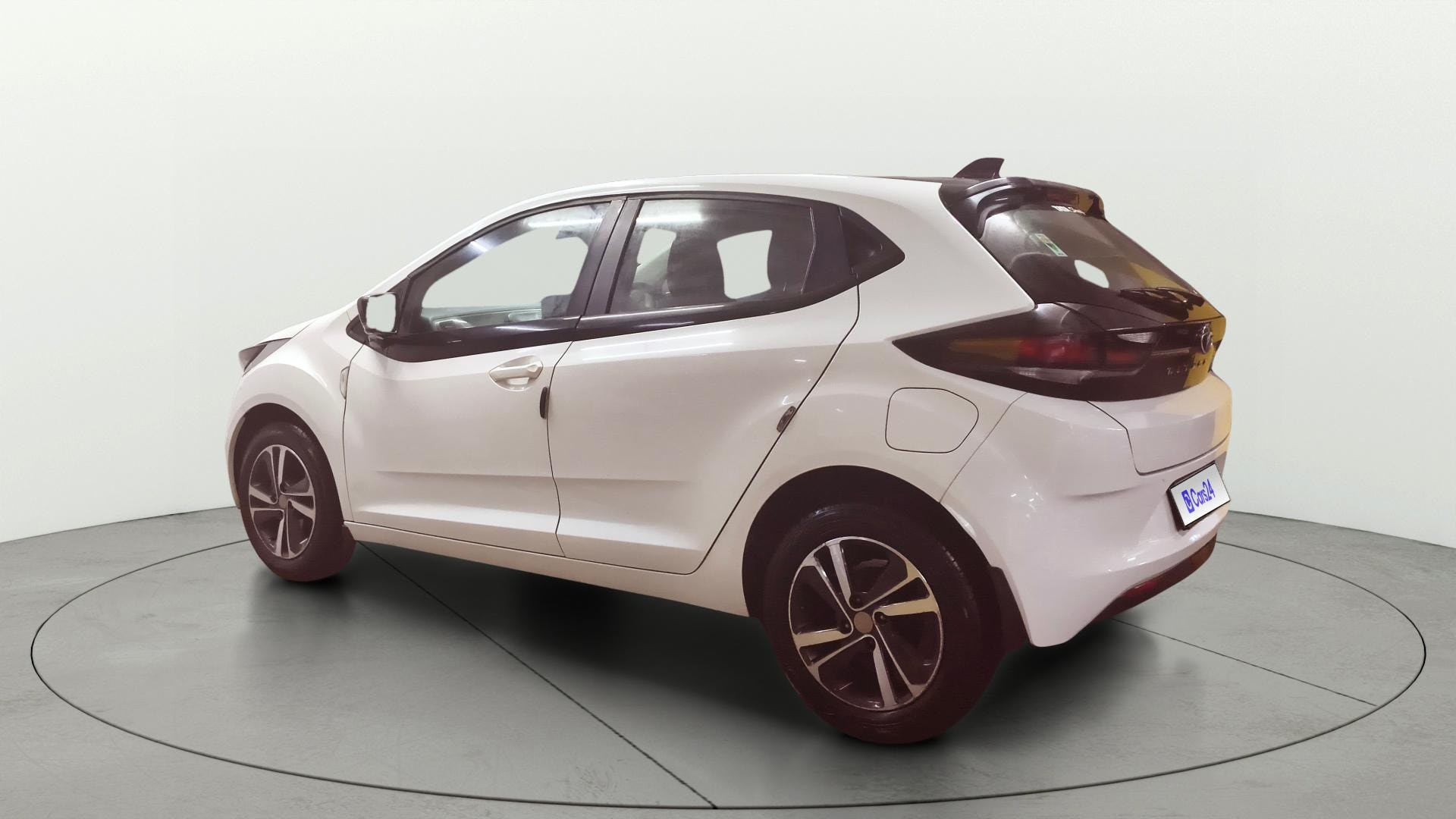 View 2023 Tata Altroz XZ Petrol Image 2 Used 2023 Tata Altroz XZ Petrol Image 2