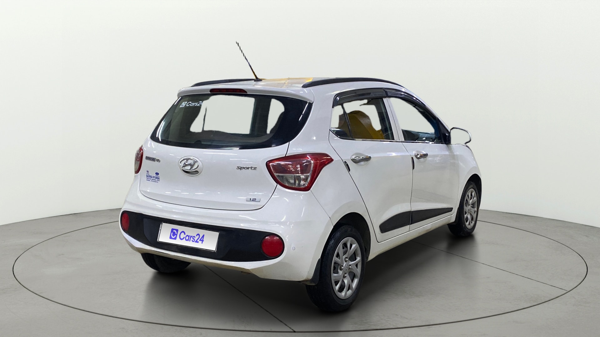 View 2017 Hyundai Grand i10 1.2 Sportz(O) Petrol Image 42 Used 2017 Hyundai Grand i10 1.2 Sportz(O) Petrol Image 42