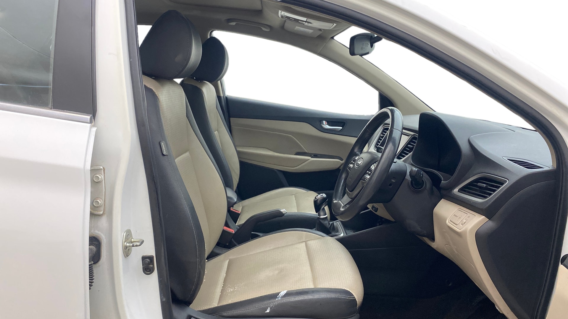 View 2019 Hyundai Verna 1.6 VTVT SX (O) Image 28 Used 2019 Hyundai Verna 1.6 VTVT SX (O) Image 28