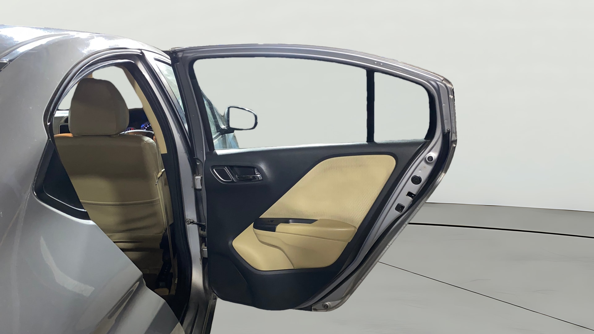 View 2019 Honda City ZX MT Diesel Anniversary Edition Image 8 Used 2019 Honda City ZX MT Diesel Anniversary Edition Image 8