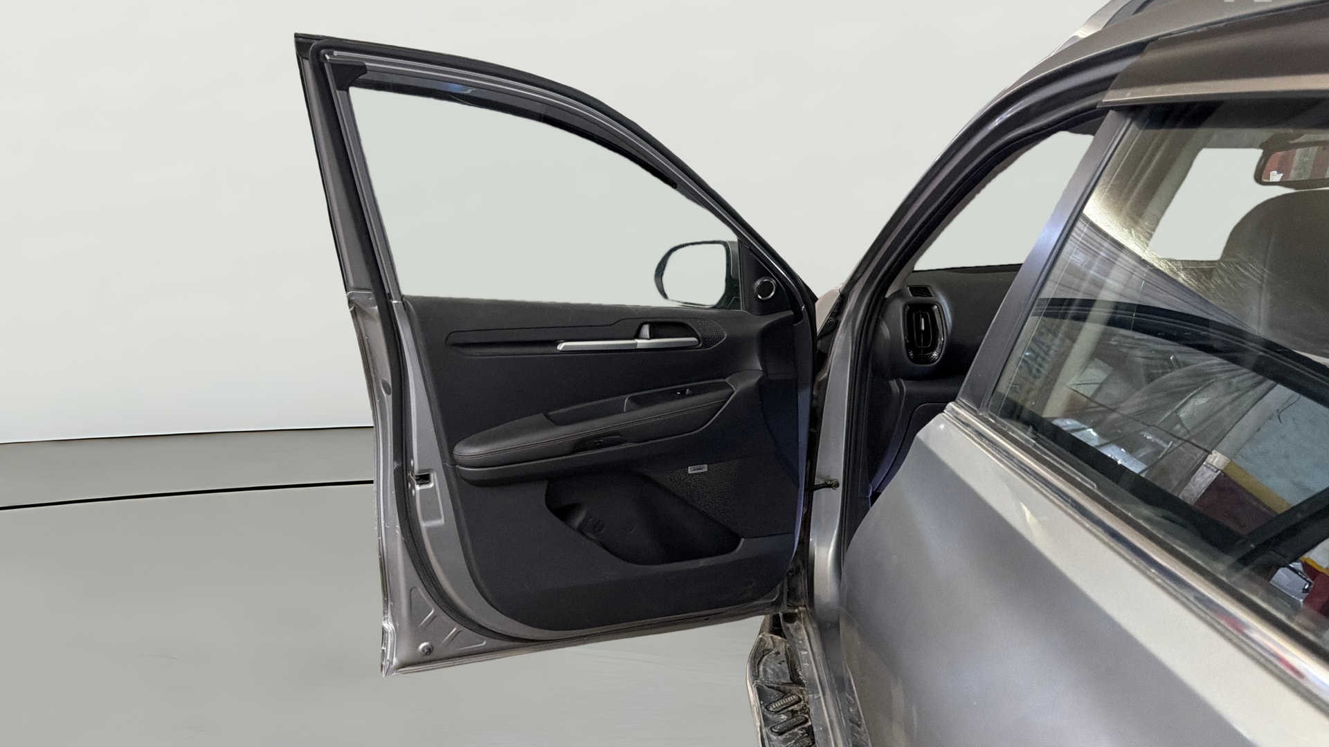 View 2022 Kia Sonet GTX Plus iMT Petrol Image 33 Used 2022 Kia Sonet GTX Plus iMT Petrol Image 33