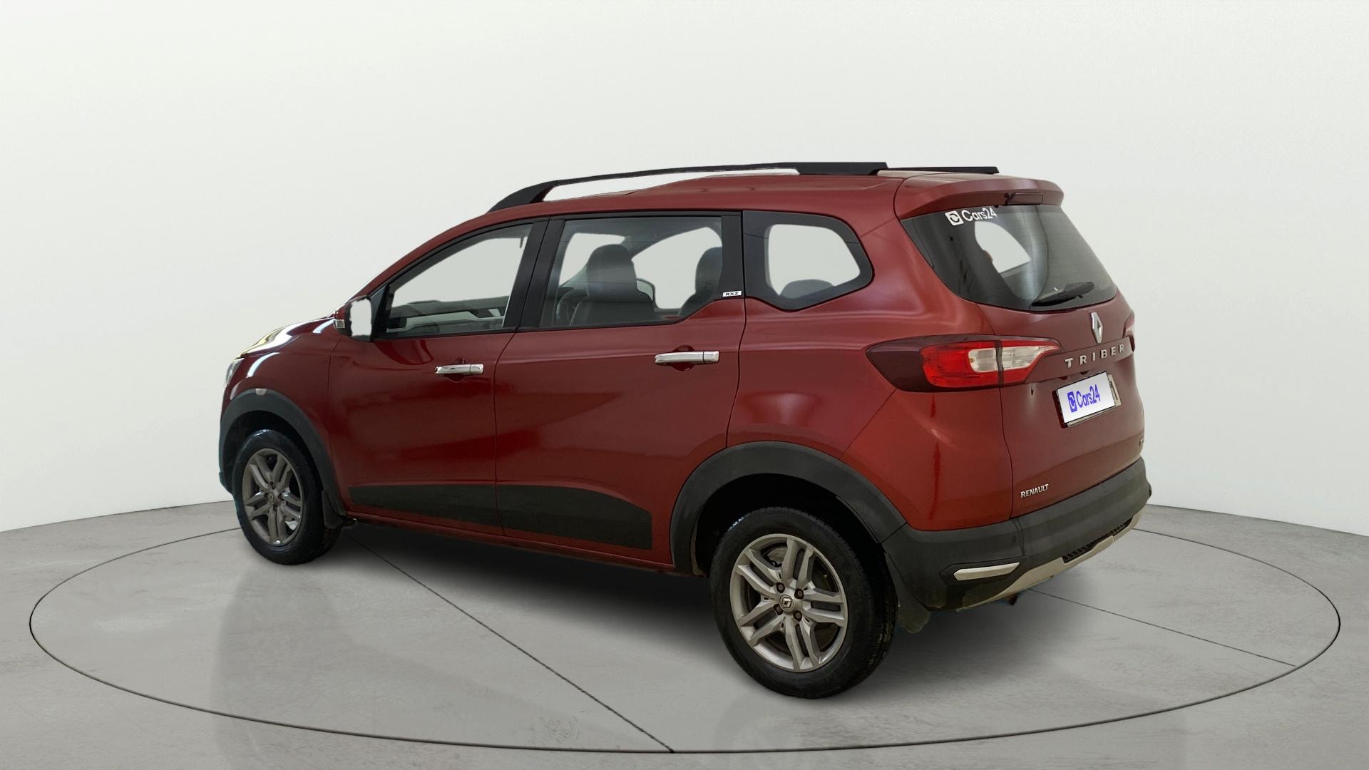 View 2020 Renault Triber RXZ Image 2 Used 2020 Renault Triber RXZ Image 2