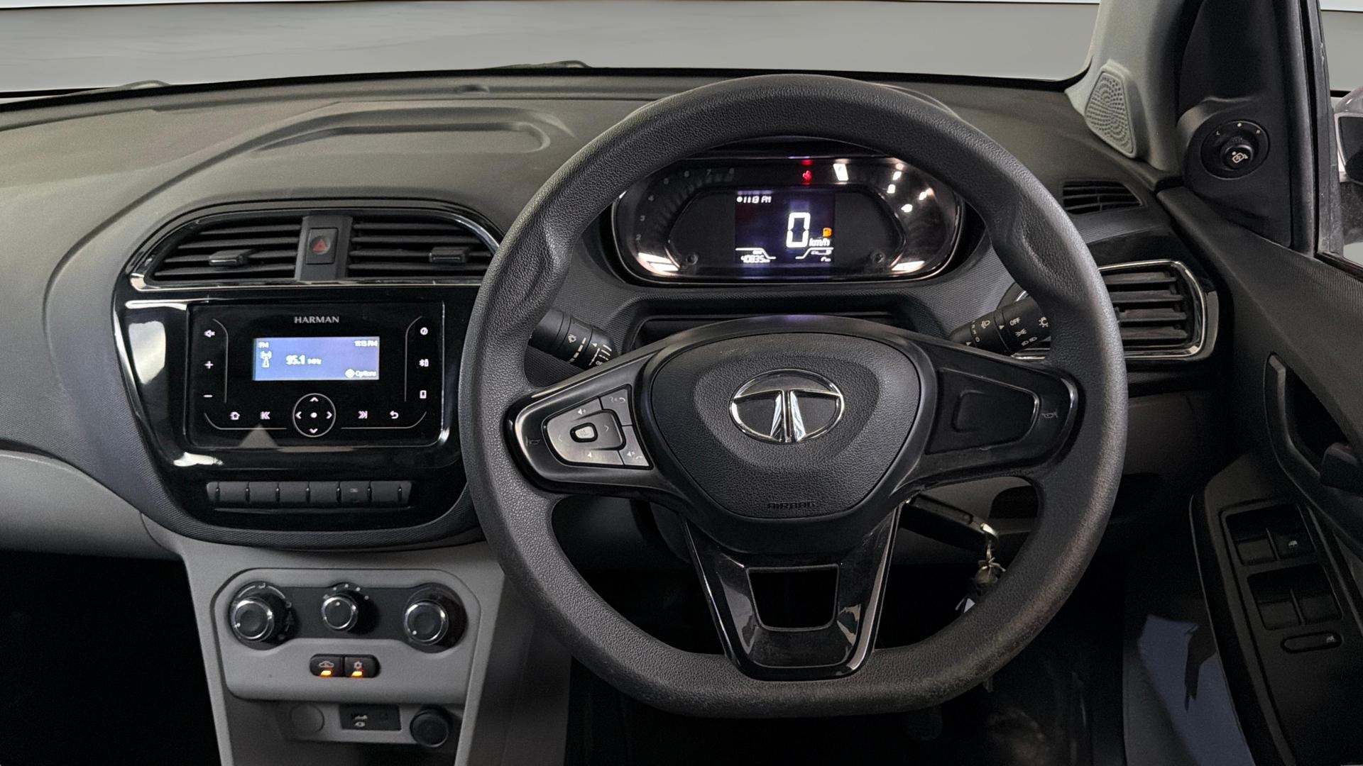 Used 2023 Tata Tiago Used 2023 Tata Tiago
