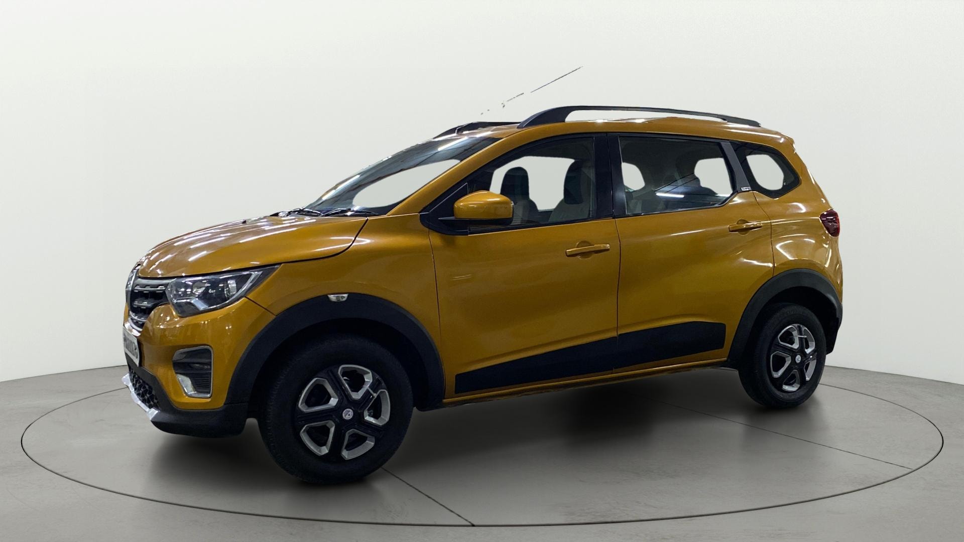 View 2019 Renault Triber RXZ Image 22 Used 2019 Renault Triber RXZ Image 22