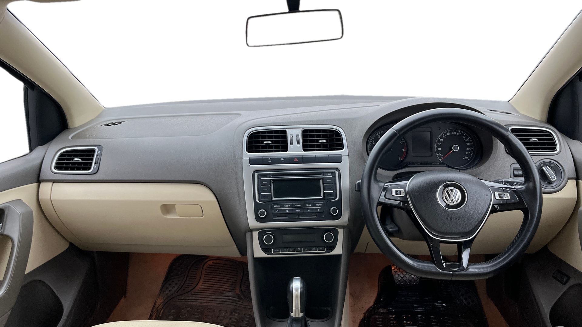 View 2015 Volkswagen Vento DSG Image 15 Used 2015 Volkswagen Vento DSG Image 15