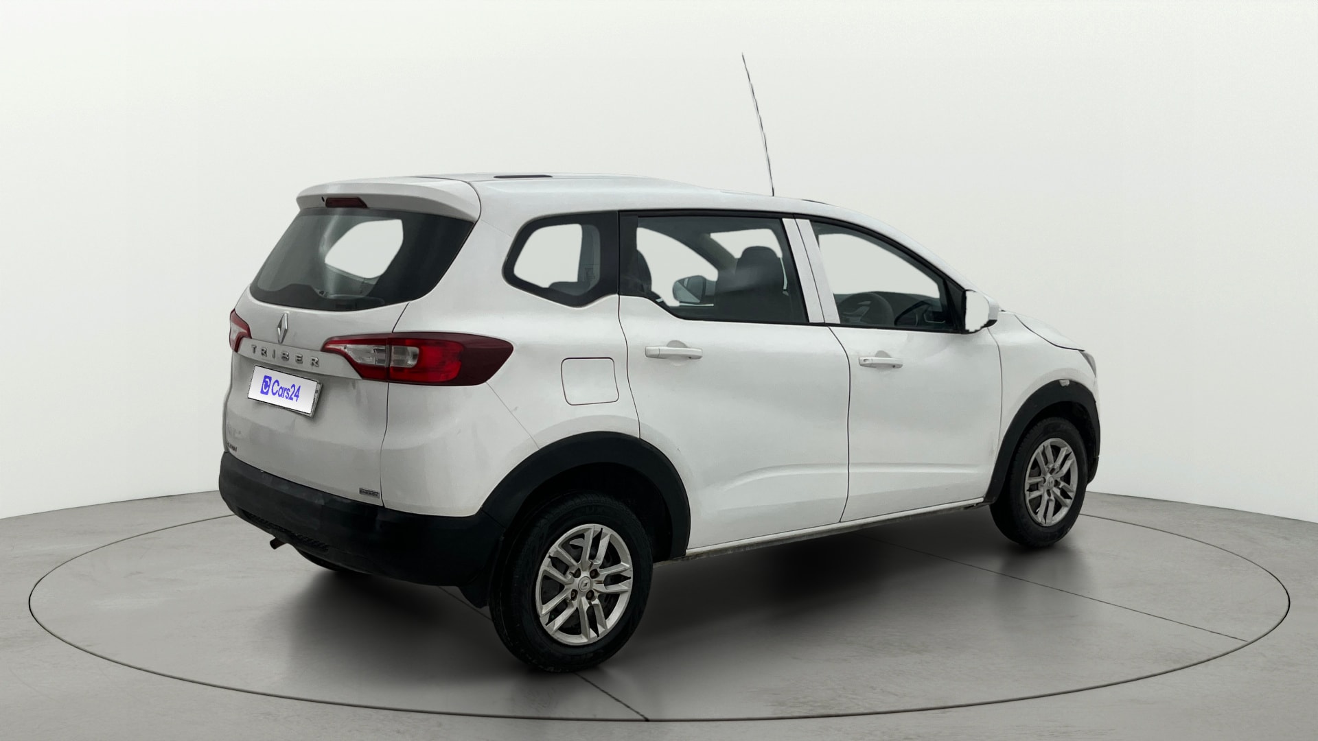View 2019 Renault Triber RXE Image 42 Used 2019 Renault Triber RXE Image 42