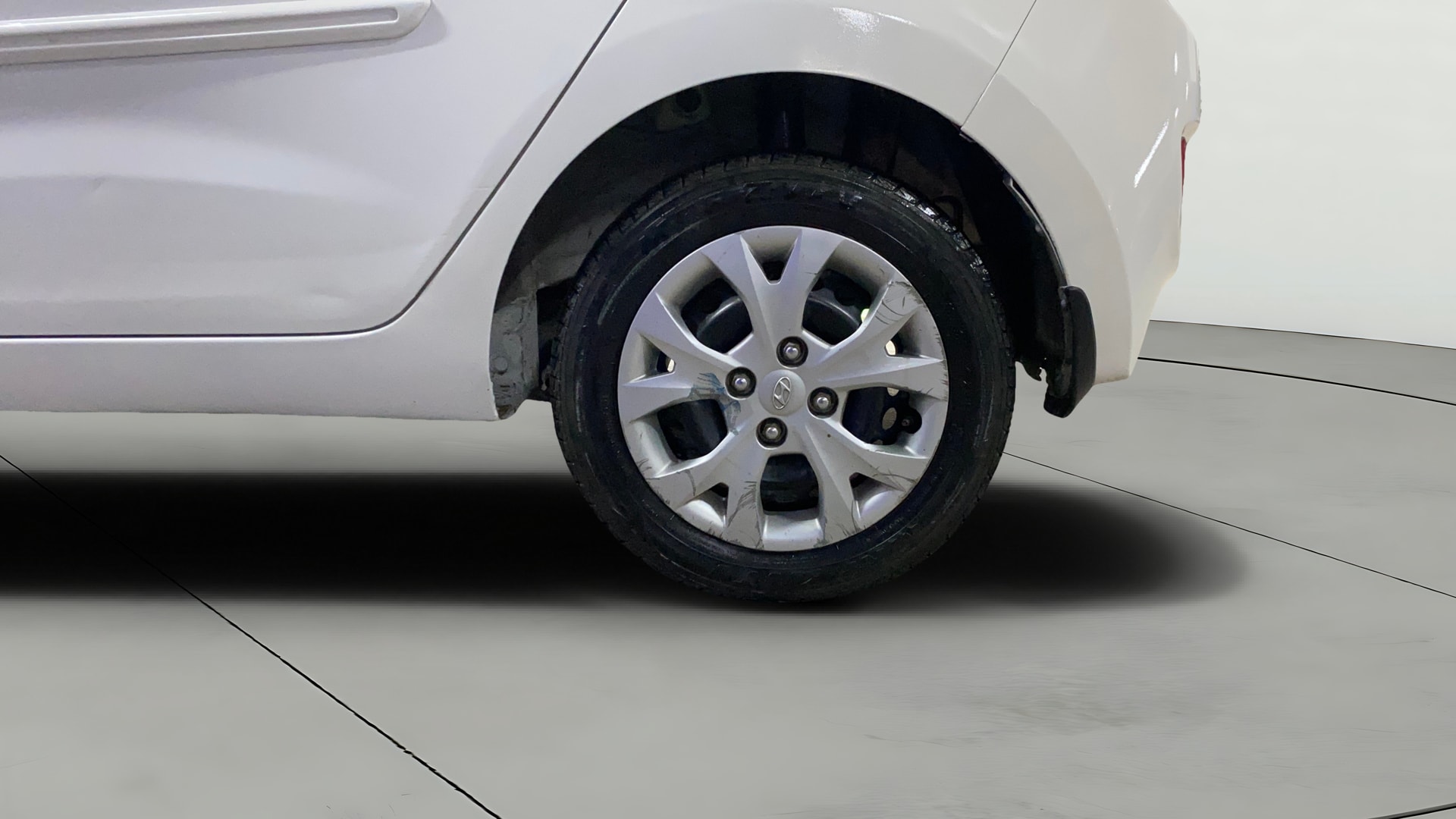 View 2015 Hyundai Grand i10 Magna 1.2 Kappa VTVT Image 11 Used 2015 Hyundai Grand i10 Magna 1.2 Kappa VTVT Image 11