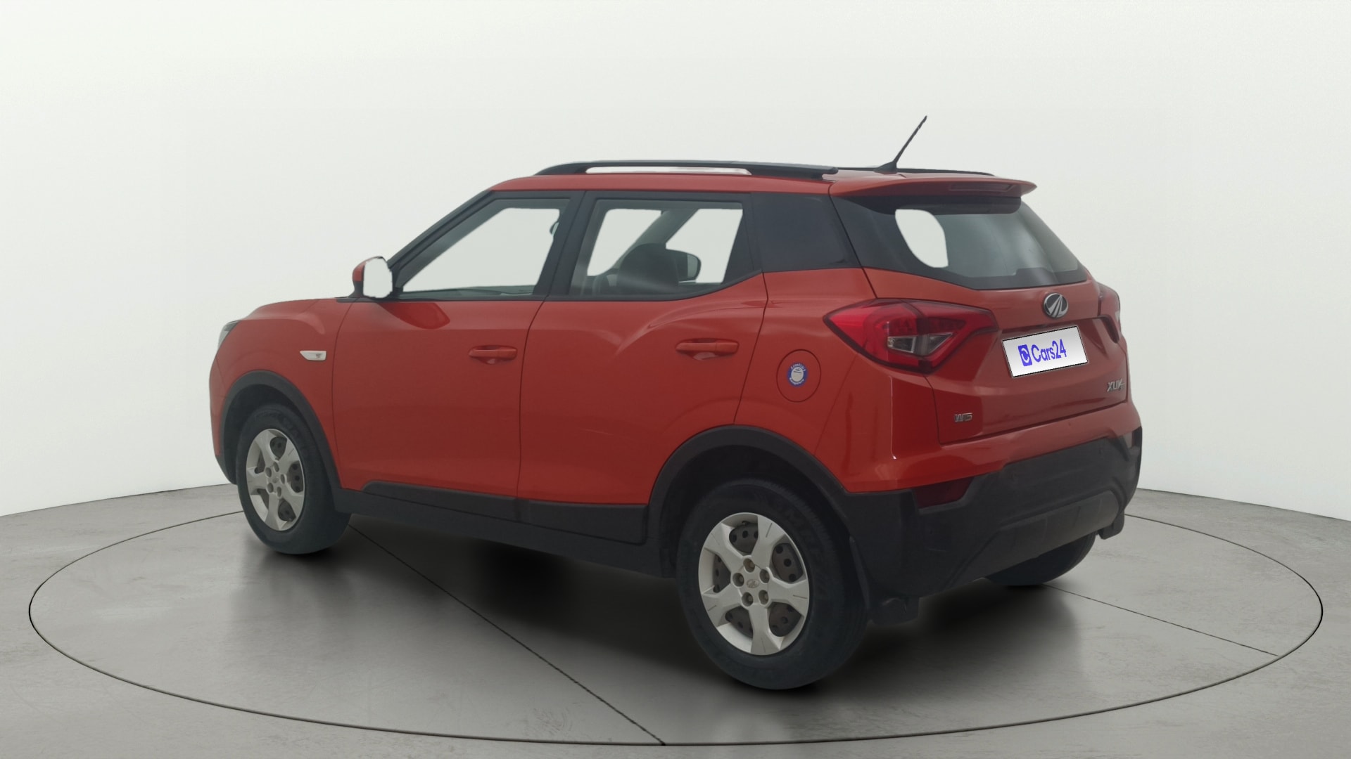 View 2019 Mahindra XUV300 W4 Petrol BS IV Image 2 Used 2019 Mahindra XUV300 W4 Petrol BS IV Image 2