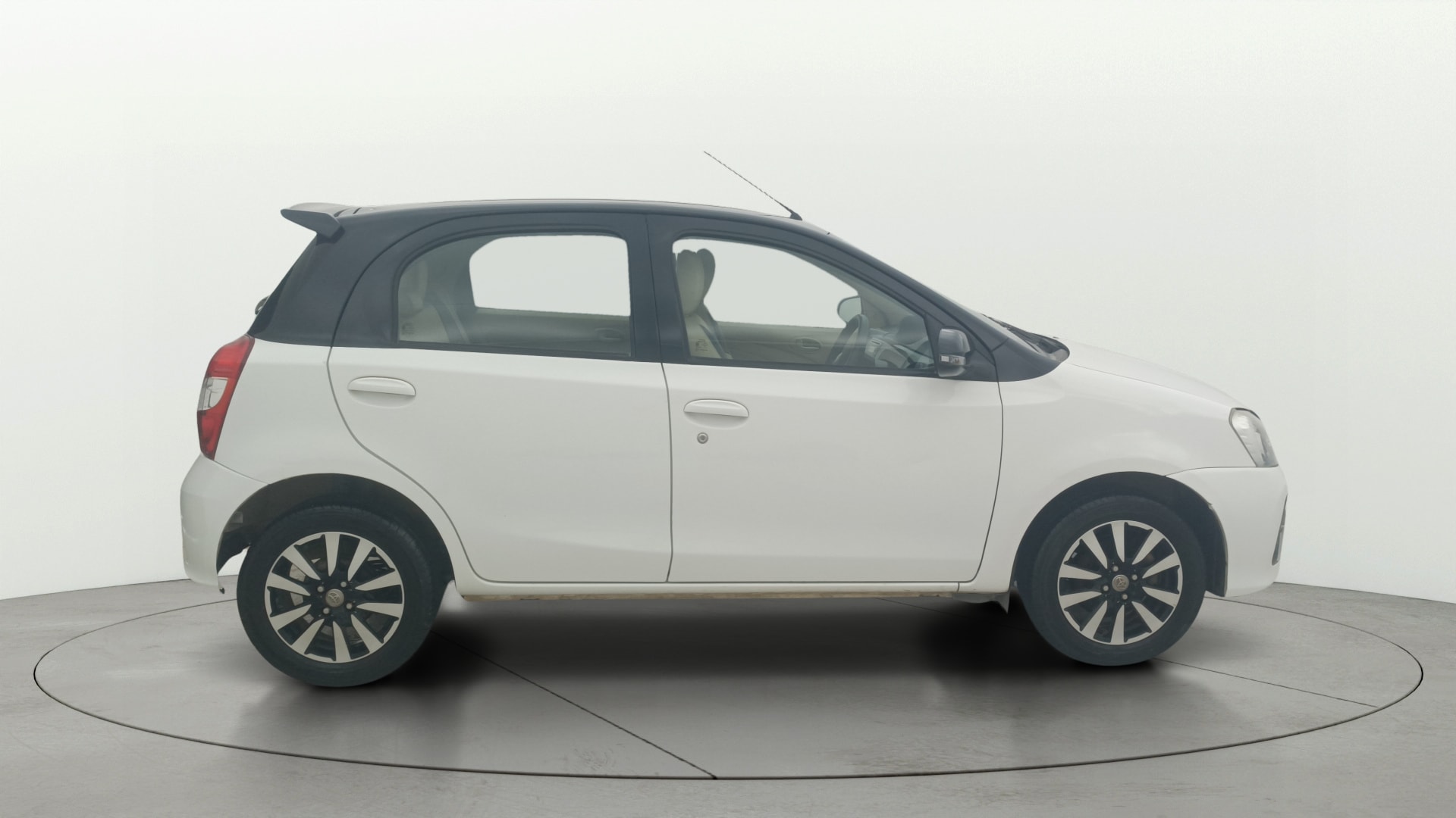 View 2019 Toyota Etios Liva V Dual Tone Image 8 Used 2019 Toyota Etios Liva V Dual Tone Image 8