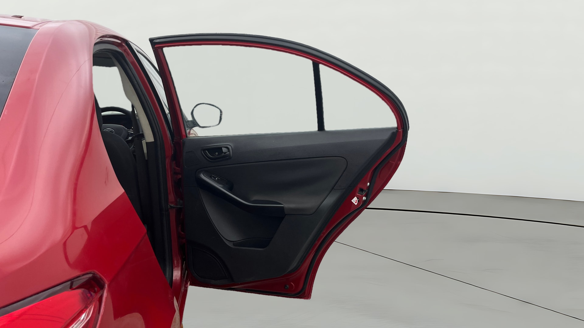 View 2015 Tata Zest XMS Petrol Image 7 Used 2015 Tata Zest XMS Petrol Image 7