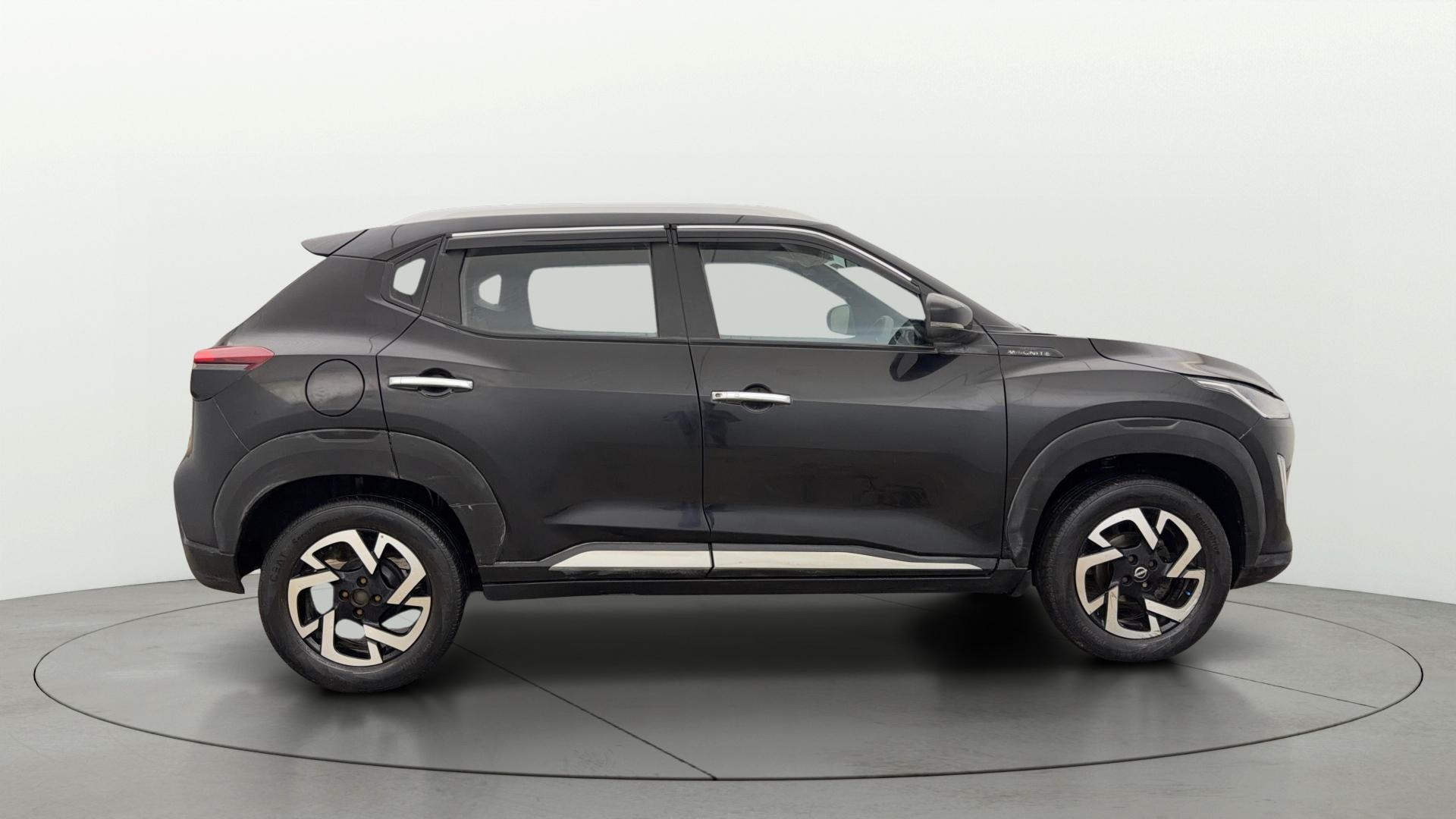 View 2022 Nissan Magnite XV Image 8 Used 2022 Nissan Magnite XV Image 8
